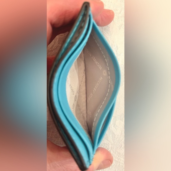 🩵 Michael Kors Card Holder - Picture 5 of 9